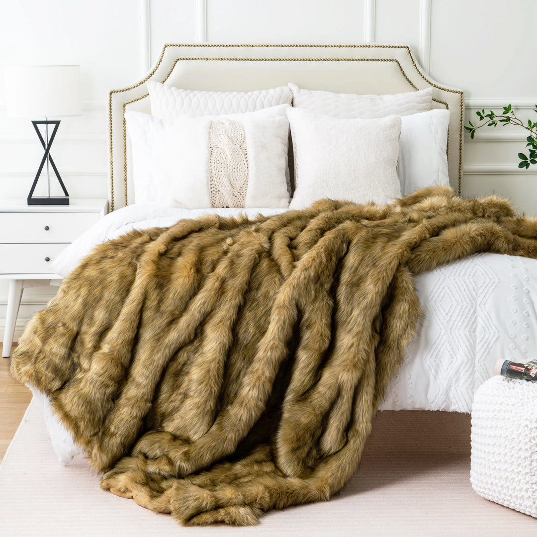 Luxury Faux Fur Throw Blanket for Sofa and Bed